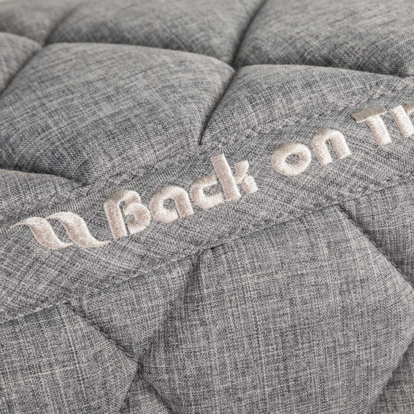 Back On Track Haze Collection - Sottosella Per Cavalli Con Welltex, Colori Marrone O Grigio - Traspirante, Con Cuscino In Pile Al Garrese - copertina